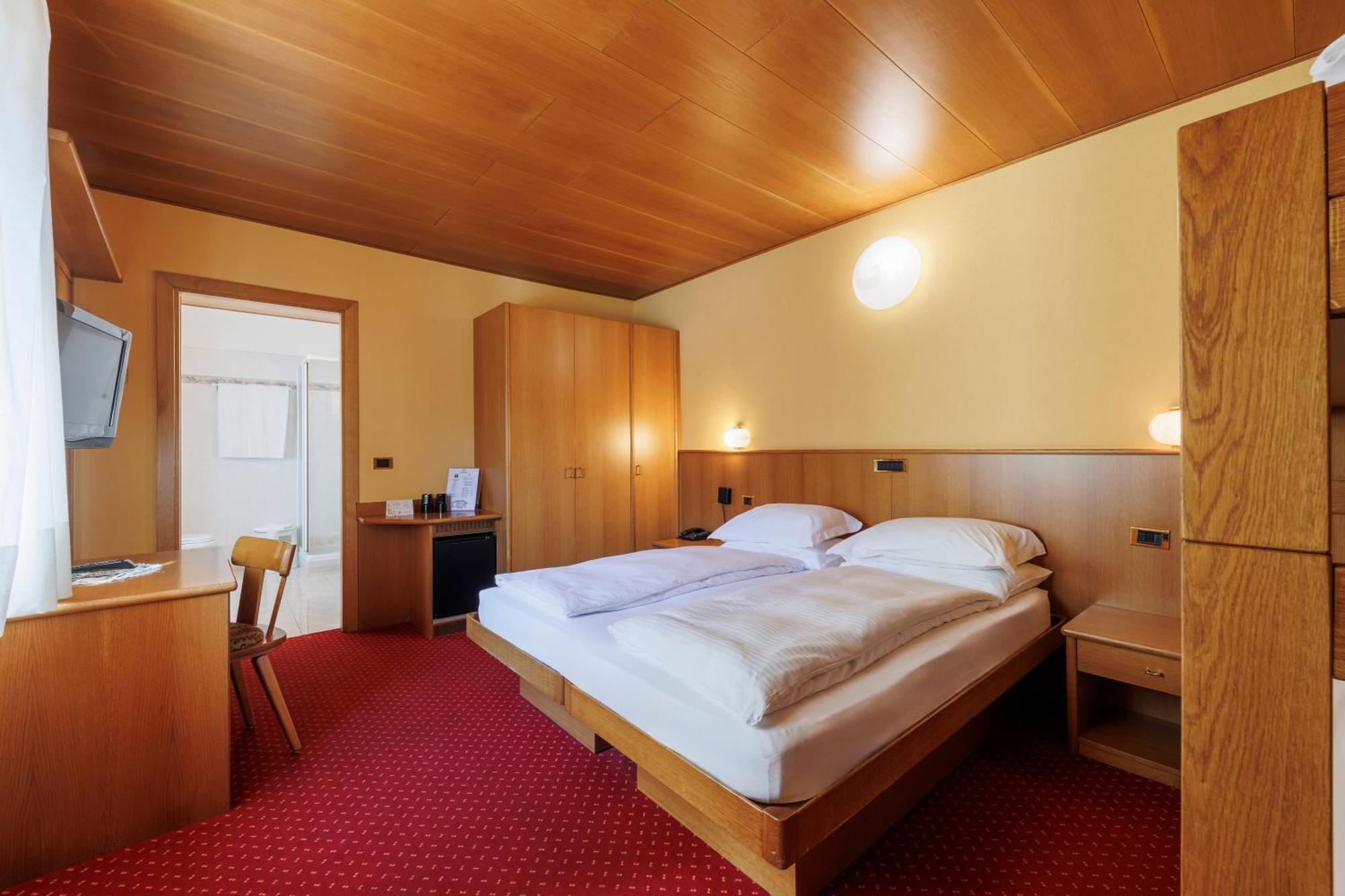 Hotel Miravalle Isolaccia Cameră foto